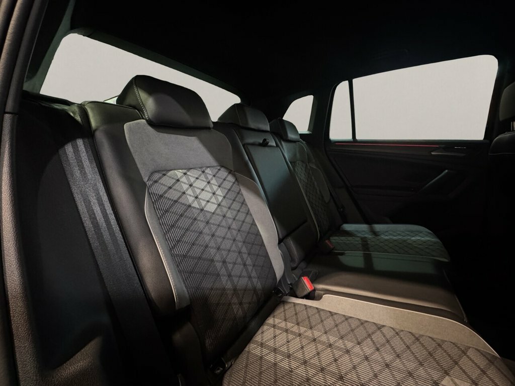 Volkswagen Tiguan Elegance VA23DPO Black #20