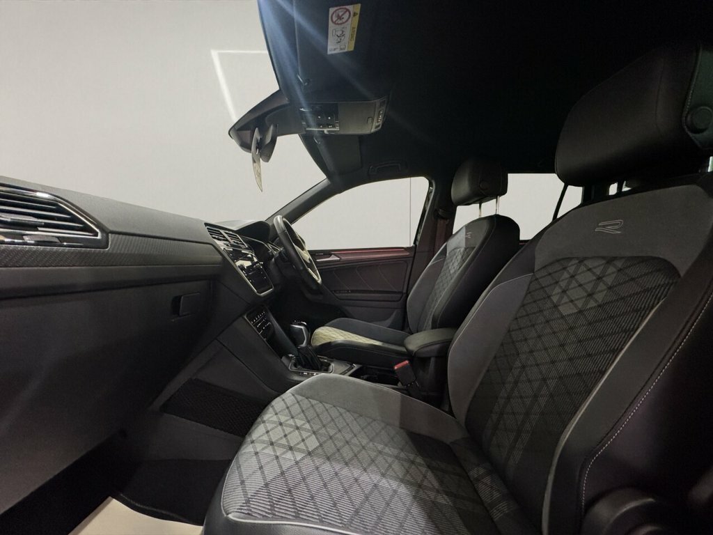 Volkswagen Tiguan Elegance VA23DPO Black #23