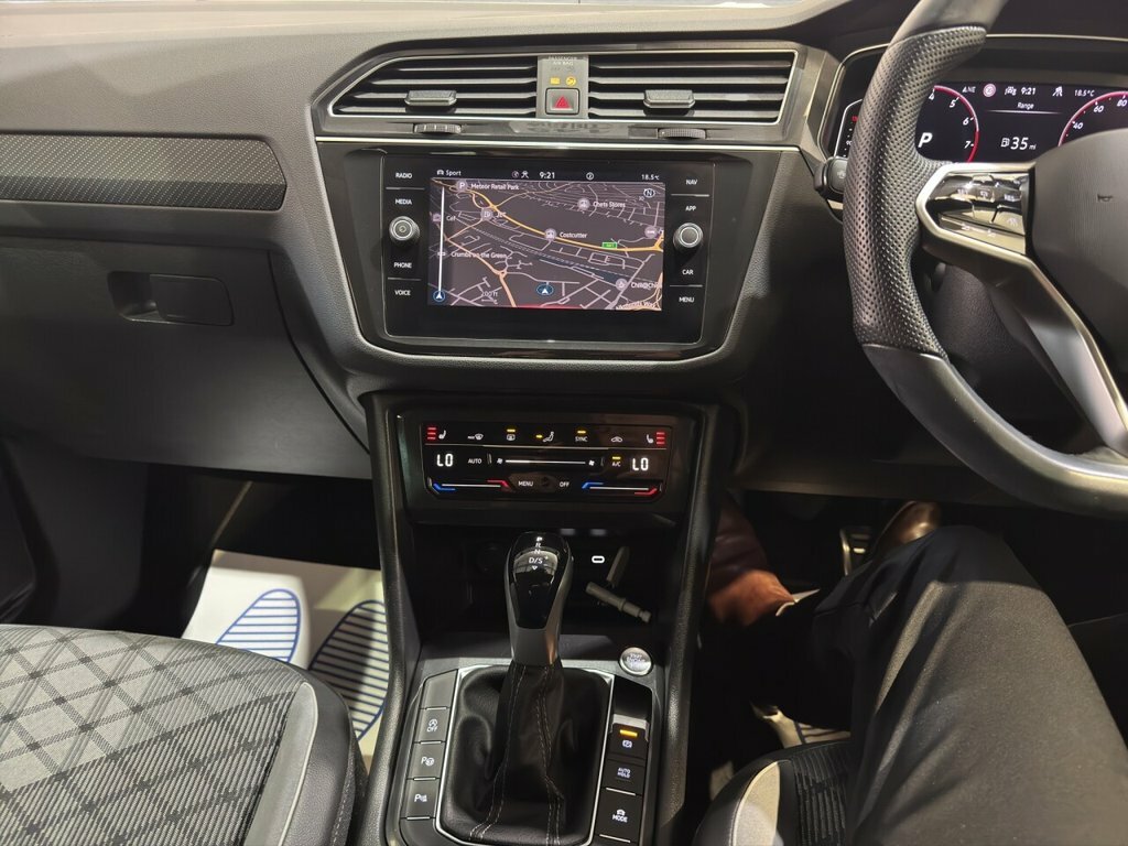 Volkswagen Tiguan Elegance VA23DPO Black #9