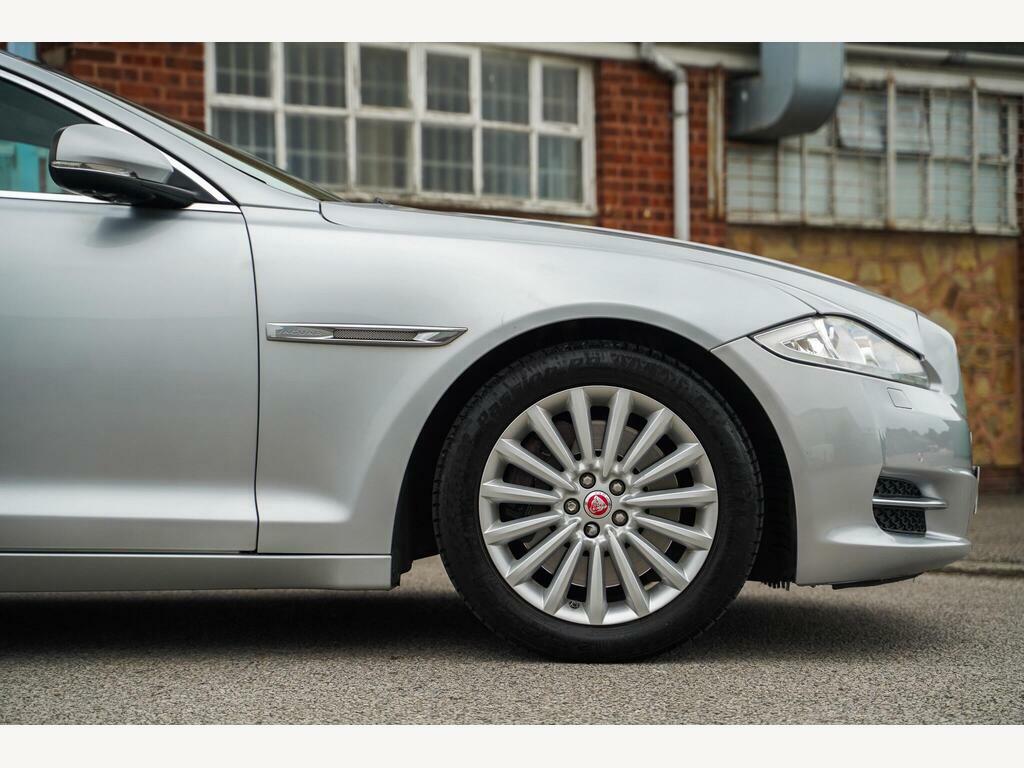 Jaguar XJ 3.0 V6 Portfolio Euro 5 S S Silver #2