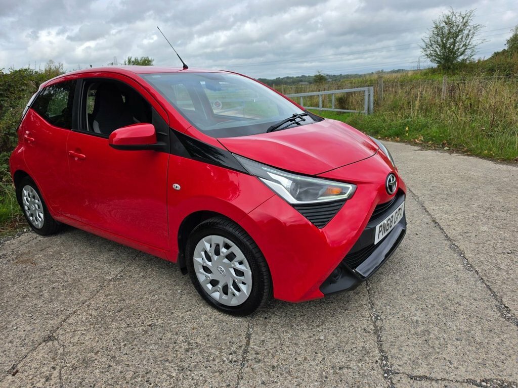Toyota Aygo 1L X-play Red #2