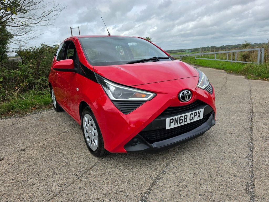 Toyota Aygo 1L X-play Red