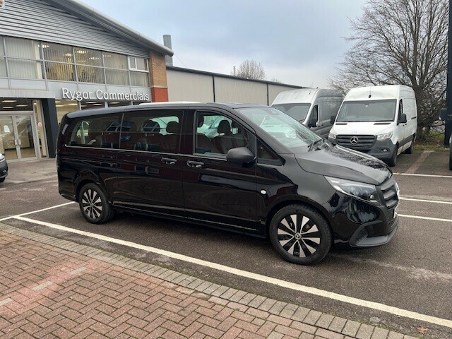 Mercedes-Benz Vito 116 Tourer Select L3 Black #2