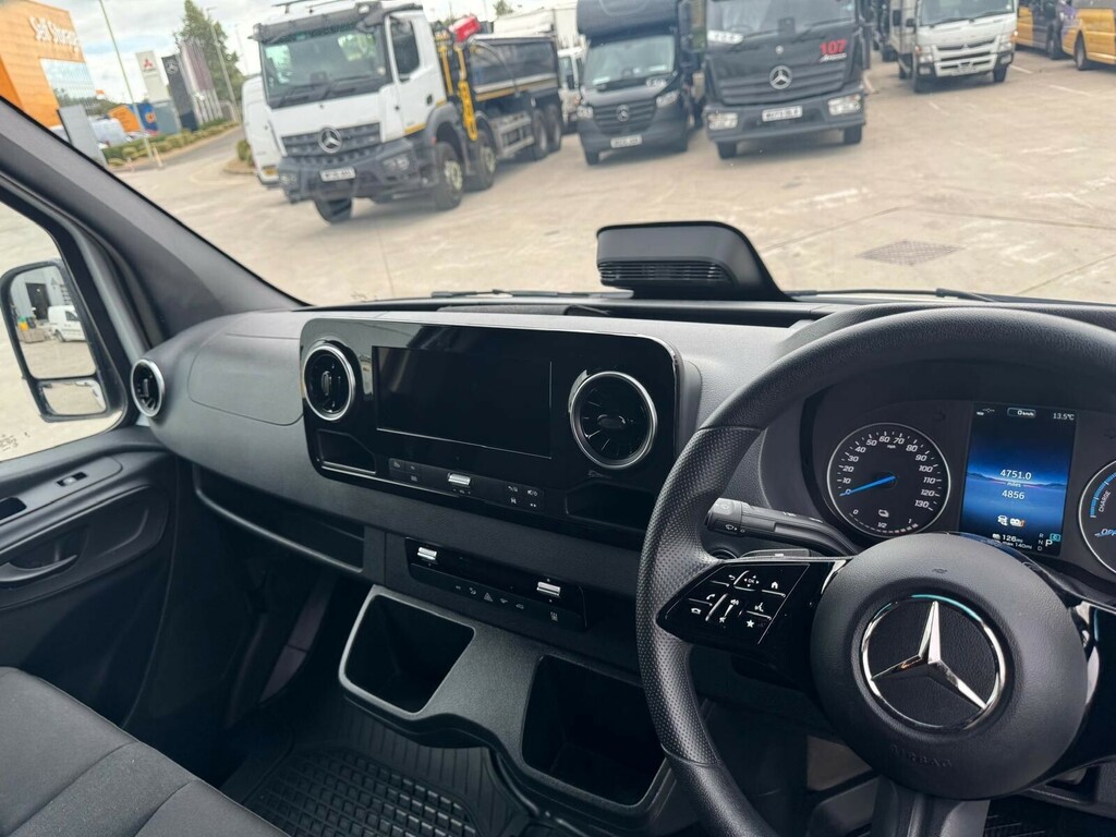 Mercedes-Benz Sprinter 420 L2 Pro White #2