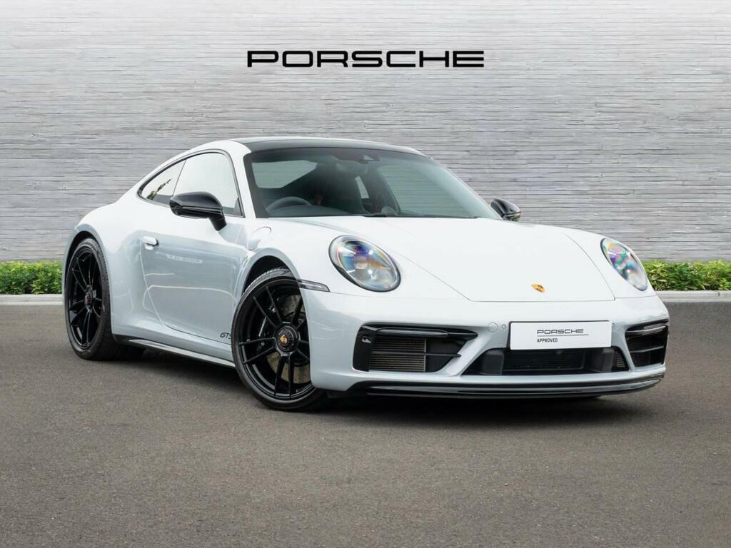 Porsche 911 Carrera 4 Gts