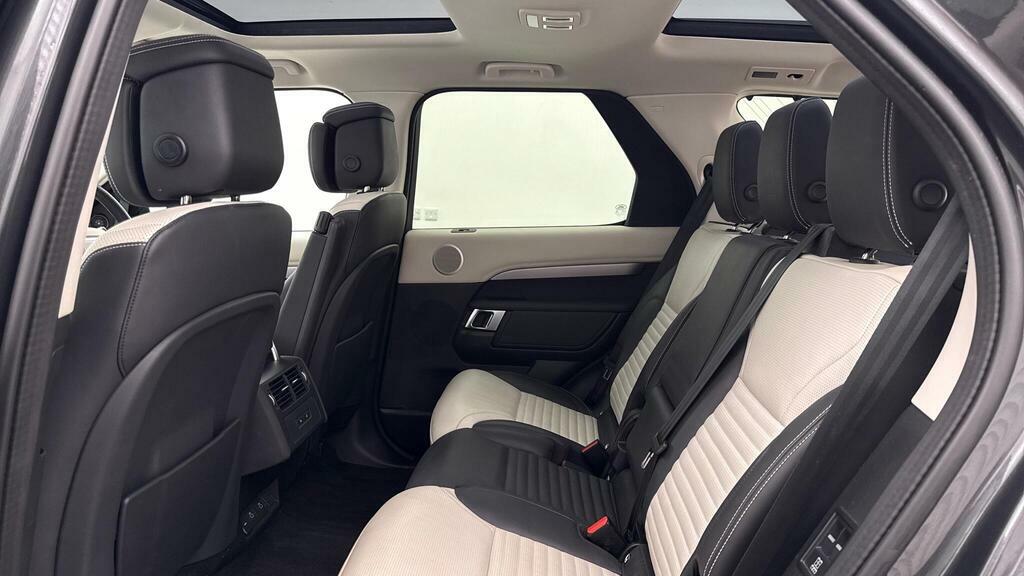 Land Rover Discovery 3 .0 D350 Dynamic Hse Grey #4