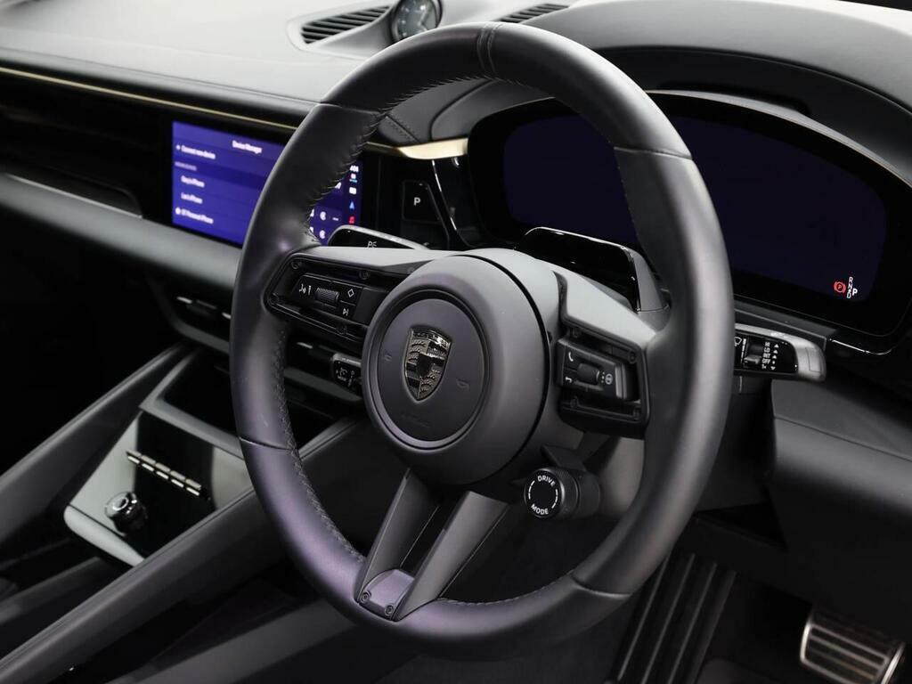 Porsche Macan Turbo  #4