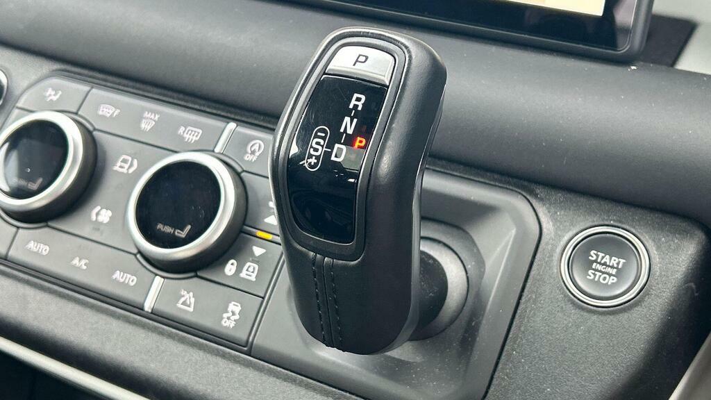 Land Rover Defender 110 X-dynamic Hse Black #13