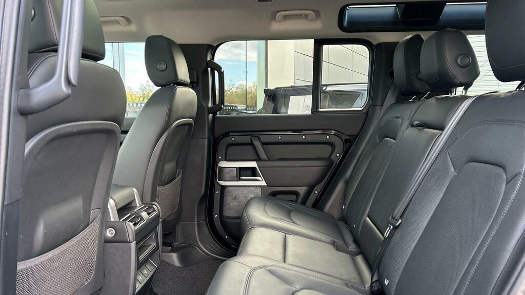 Land Rover Defender 110 3.0 D250 Xs Edition Black #4