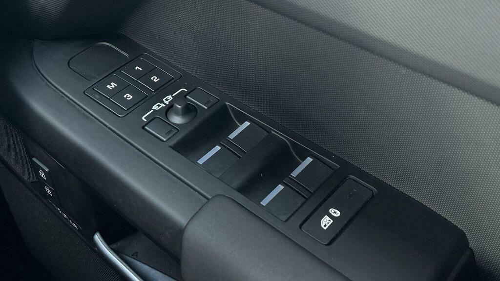 Land Rover Defender 110 Suv Black #25