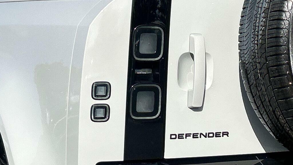 Land Rover Defender 110 Suv Black #19