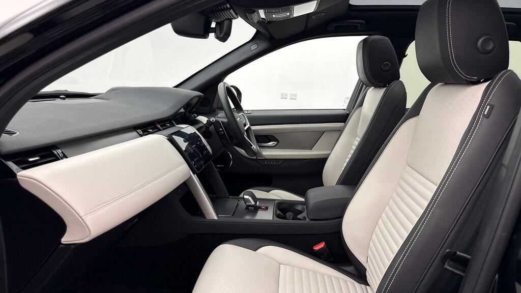 Land Rover Discovery Sport 2.0 D200 Dynamic Hse Black #3