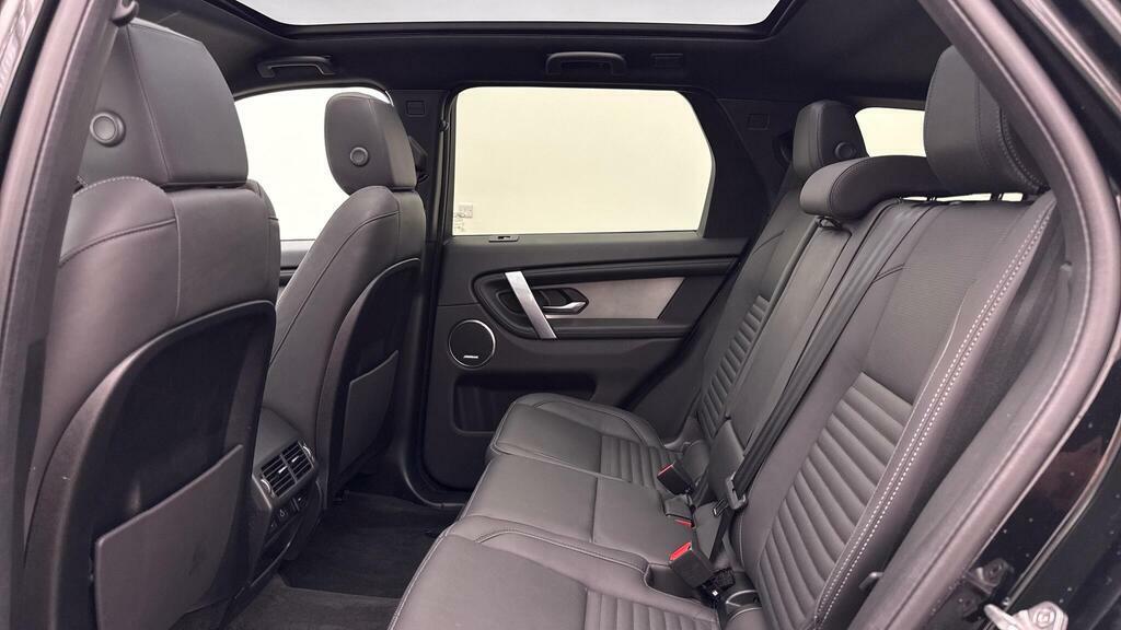 Land Rover Discovery Sport 2.0 D200 Dynamic Hse Black #4