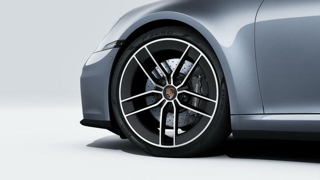 Porsche 911 Carrera 4 Gts S-a 2024 Green #10
