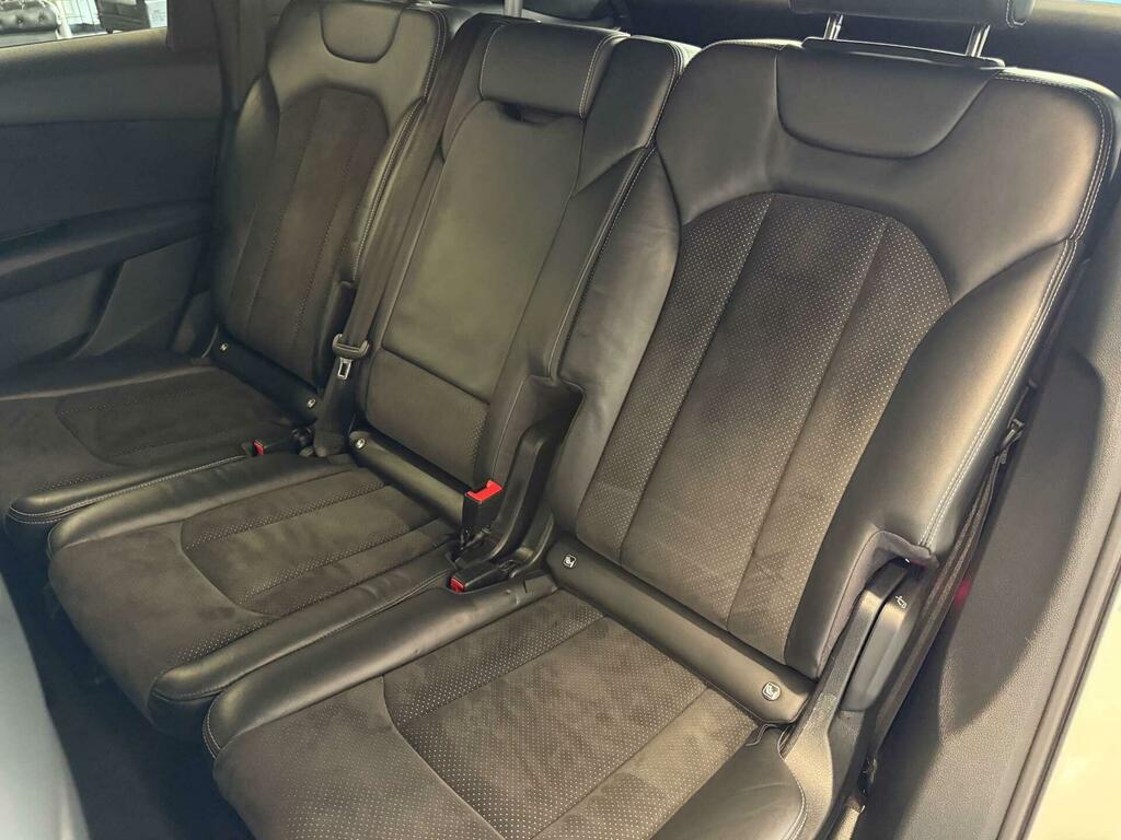 Audi Q7 Estate Silver #26