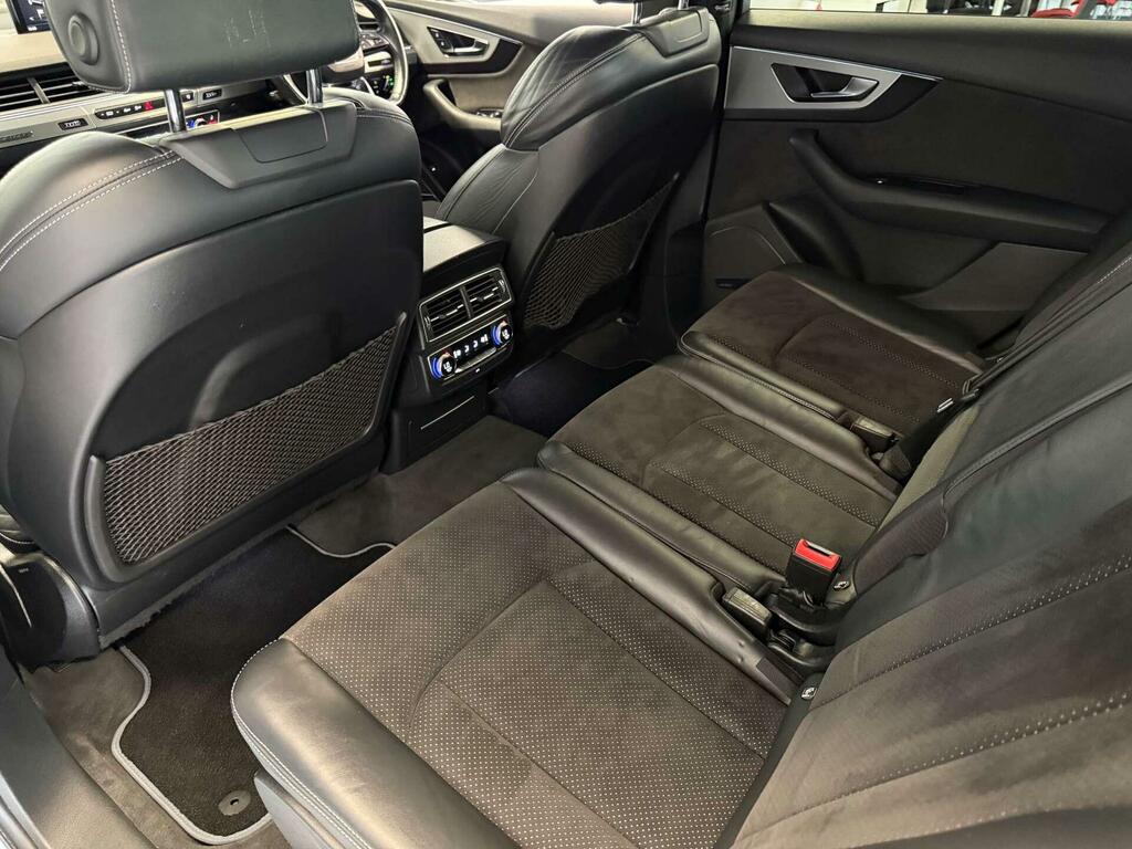 Audi Q7 Estate Silver #28