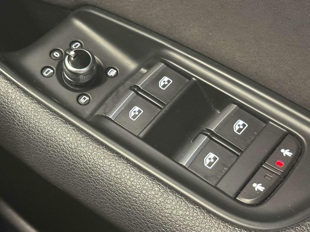 Audi Q7 Estate Silver #46