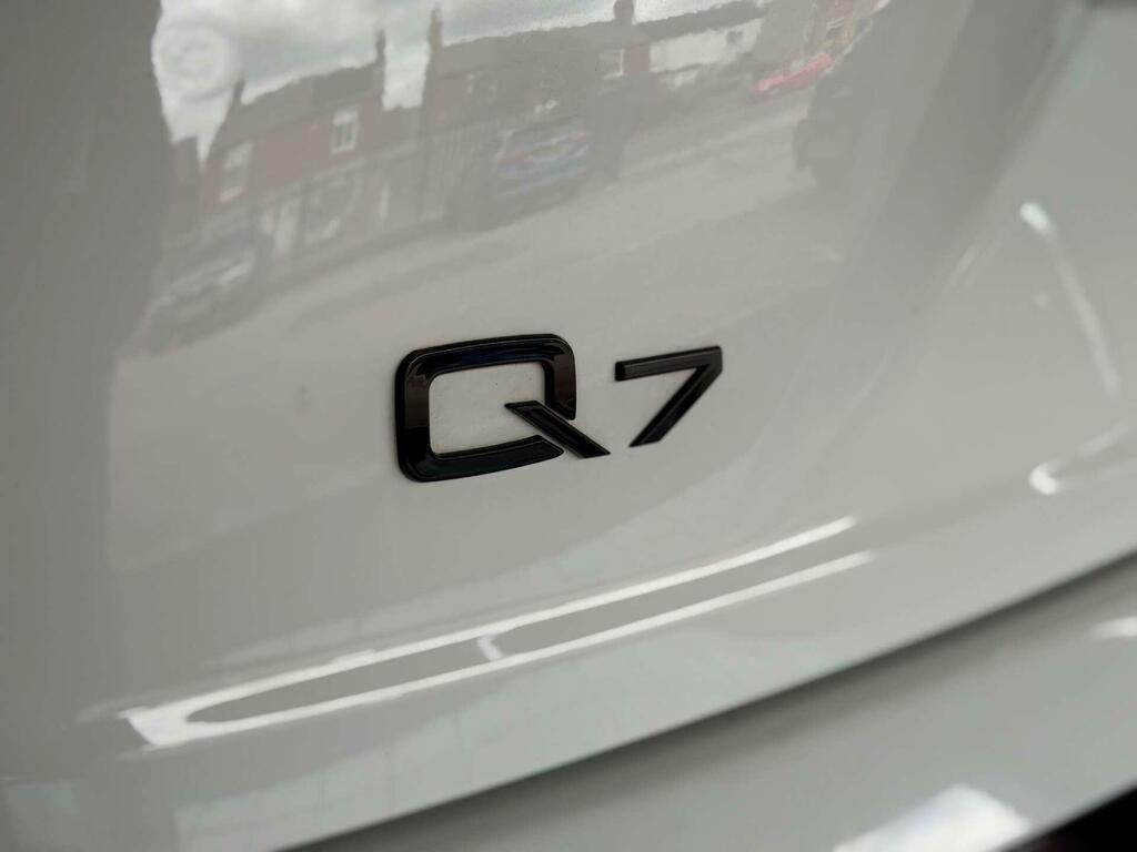Audi Q7 Estate Silver #17