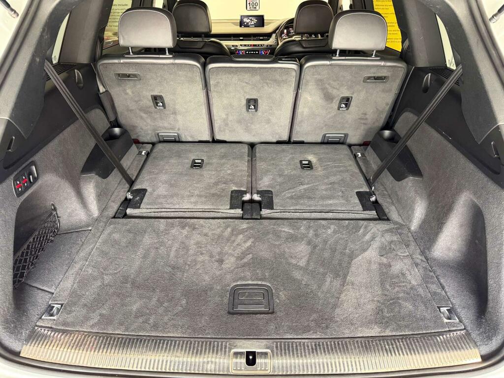 Audi Q7 Estate Silver #52
