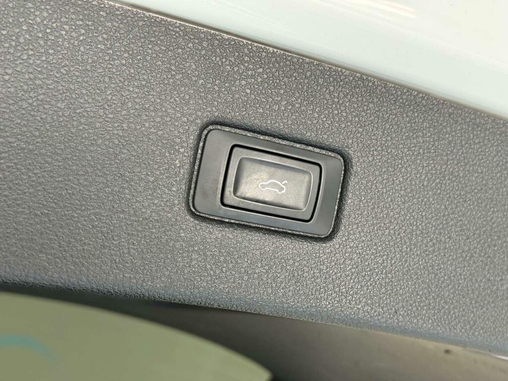 Audi Q7 Estate Silver #53