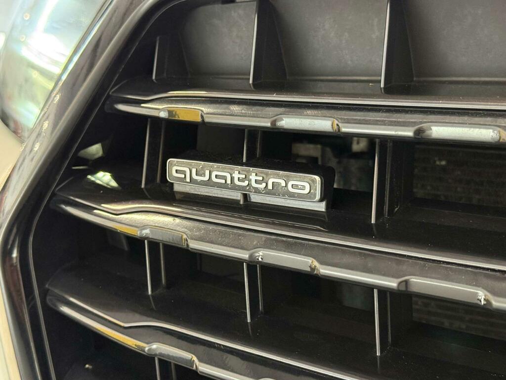 Audi Q7 Estate Silver #11