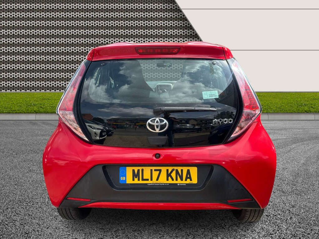 Toyota Aygo X 1.0 Aygo X-play Vvt-i Cvt Red #3