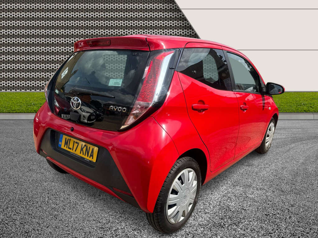 Toyota Aygo X 1.0 Aygo X-play Vvt-i Cvt Red #4