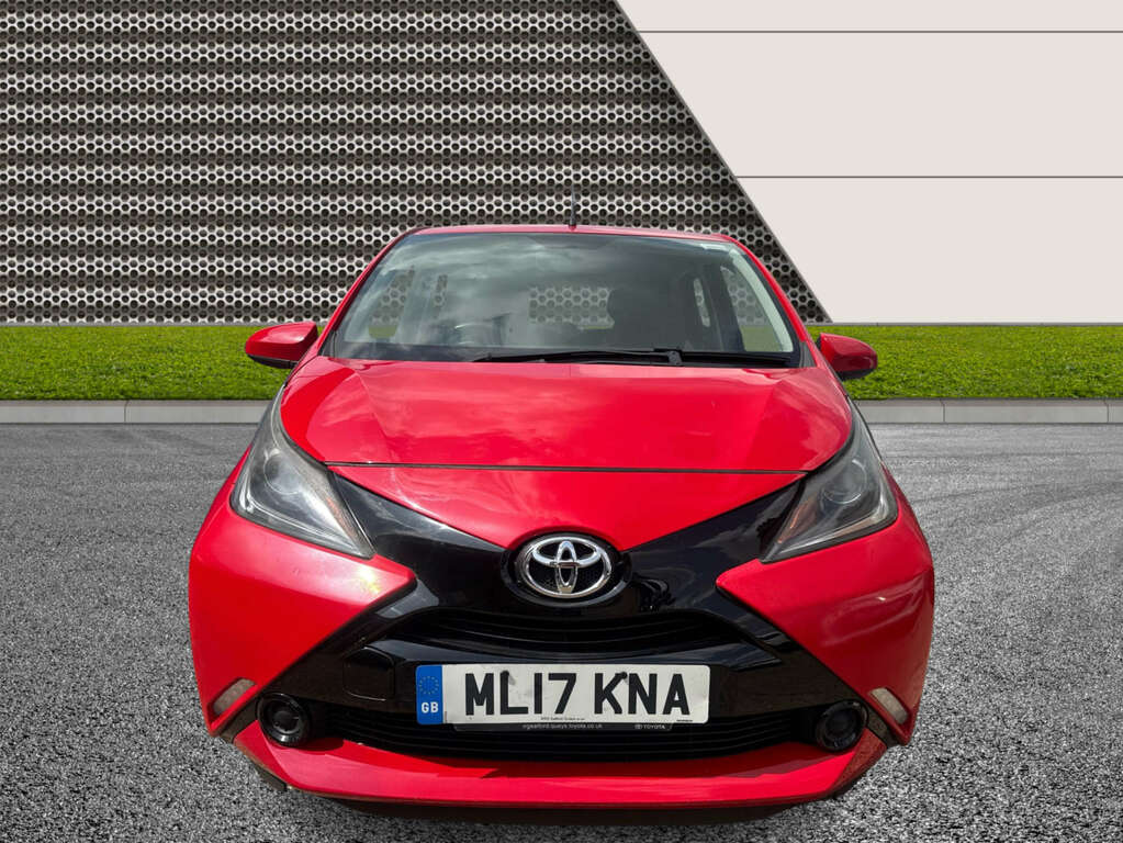 Toyota Aygo X 1.0 Aygo X-play Vvt-i Cvt Red
