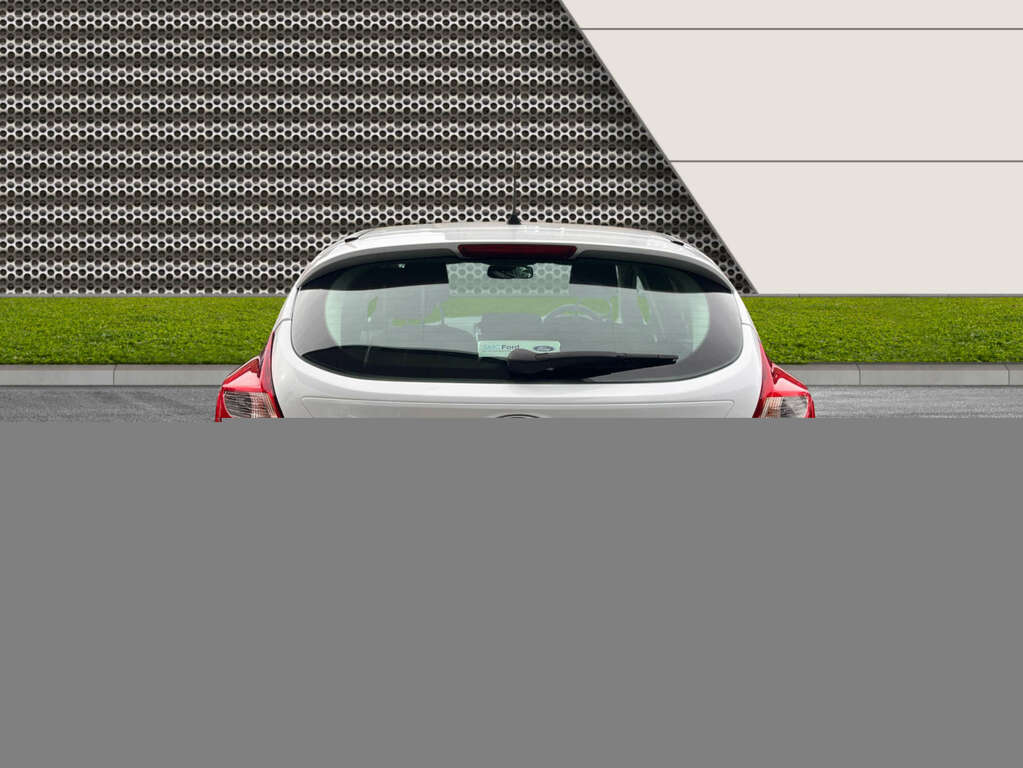 Ford Focus 1.0 Focus Titanium Navigator T White #2