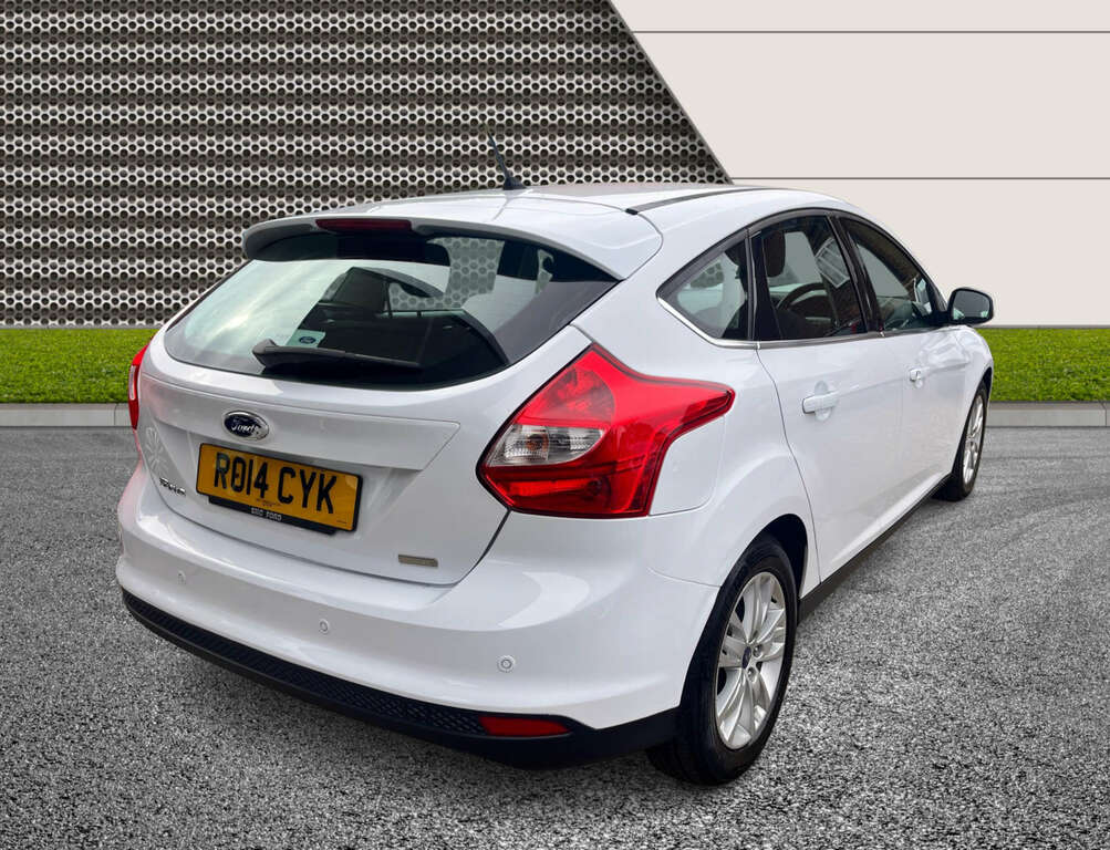 Ford Focus 1.0 Focus Titanium Navigator T White