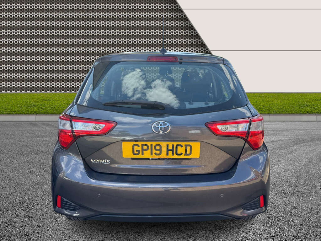 Toyota Yaris 1.5 Yaris Icon Tech Vvt-i Grey #4