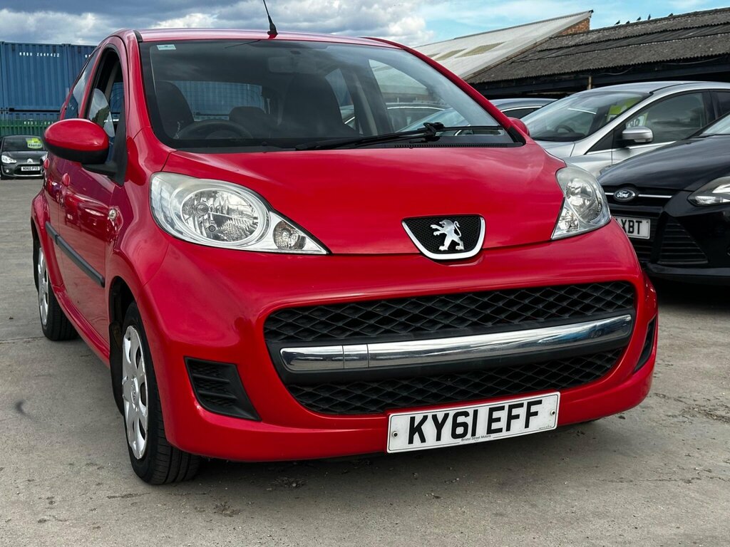 Peugeot 107 1.0 12V Urban Euro 5 Red