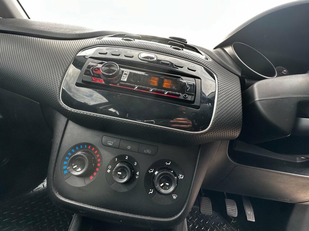 Fiat Punto Evo Active White #34