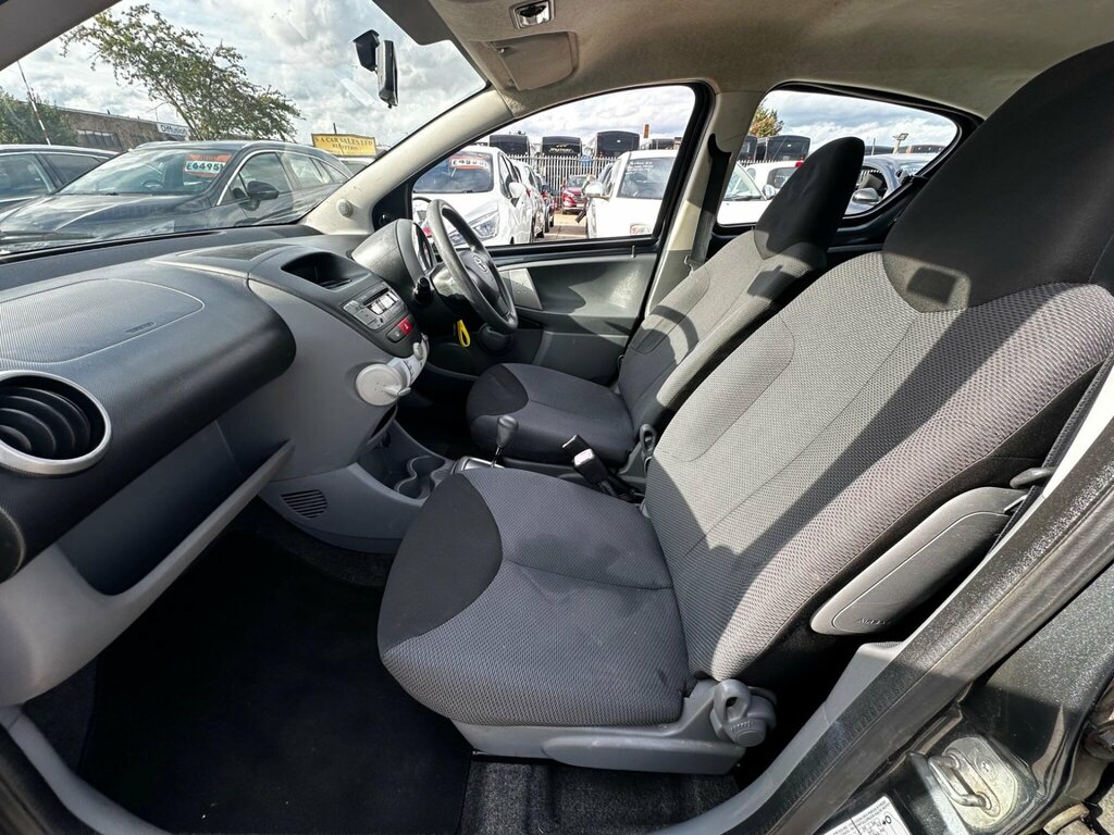 Toyota Aygo Hatchback Silver #15