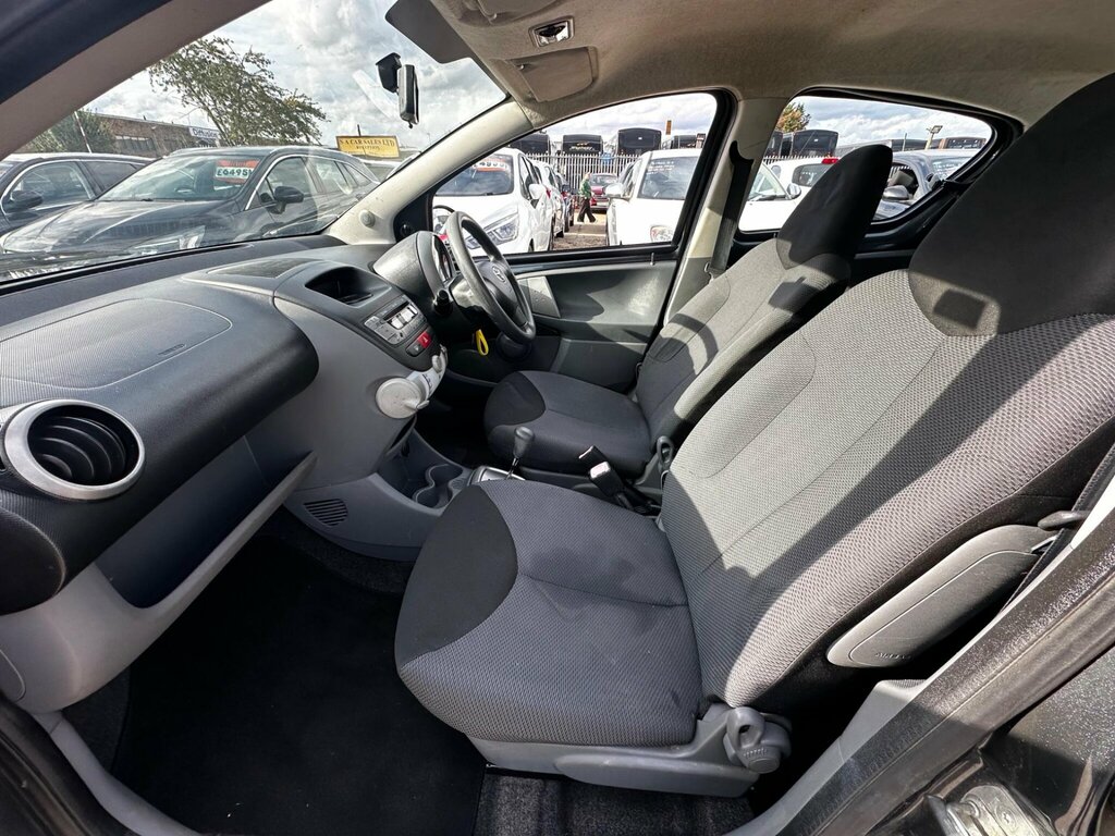Toyota Aygo Hatchback Silver #14