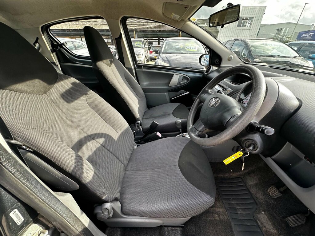Toyota Aygo Hatchback Silver #13