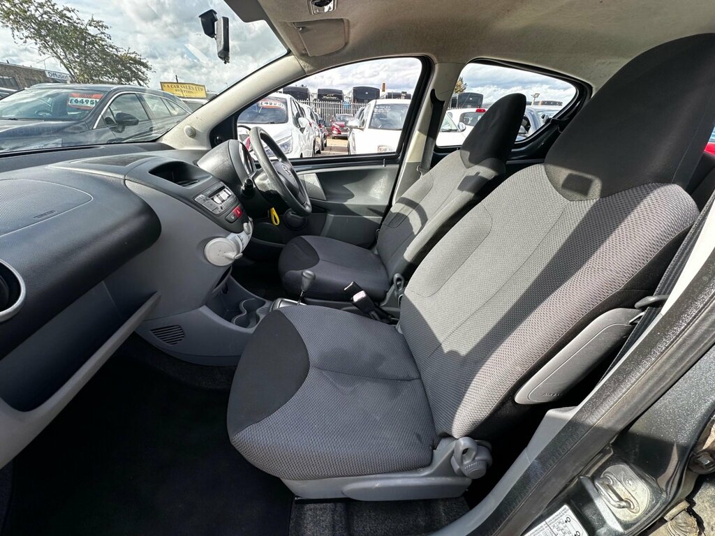 Toyota Aygo Hatchback Silver #18