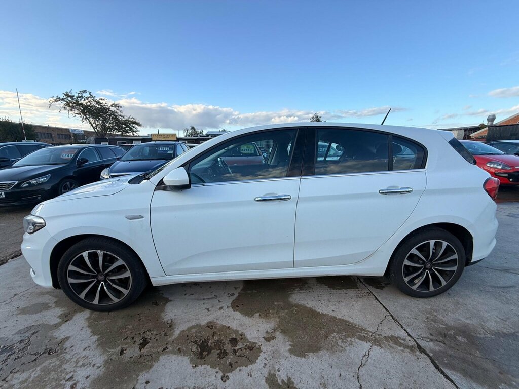 Fiat Tipo Hatchback 1.4 Mpi Easy Plus Euro 6 201666 Black #8