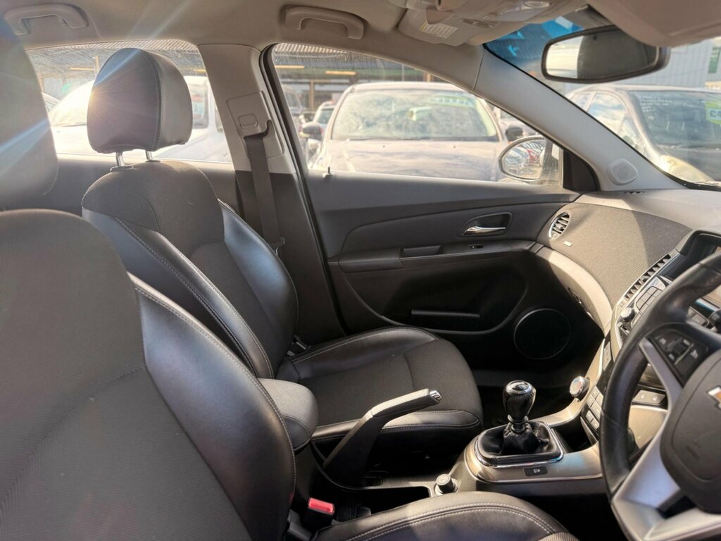 Chevrolet Cruze Lt White #38