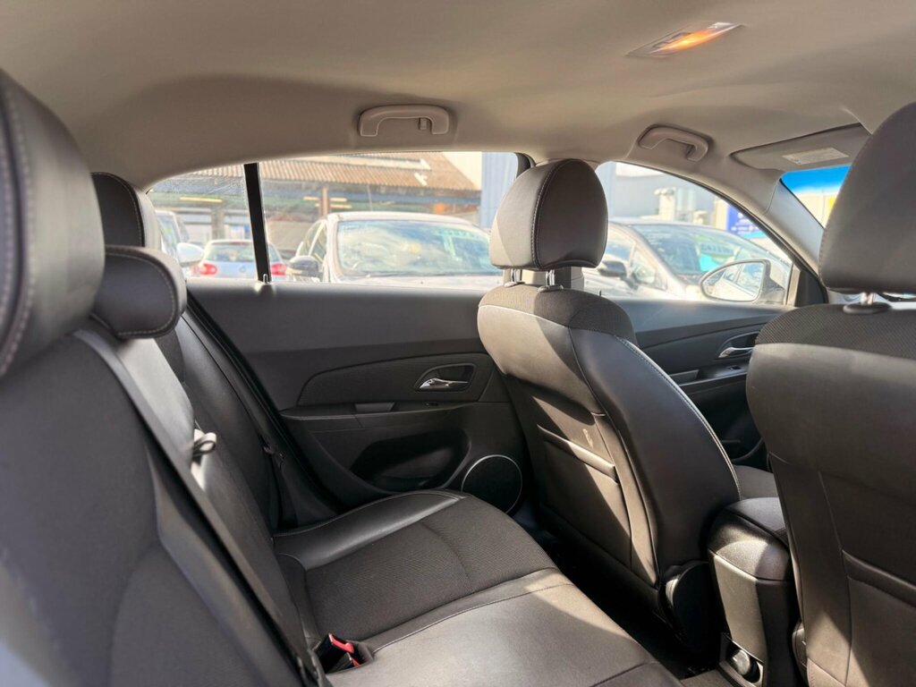 Chevrolet Cruze Lt White #25