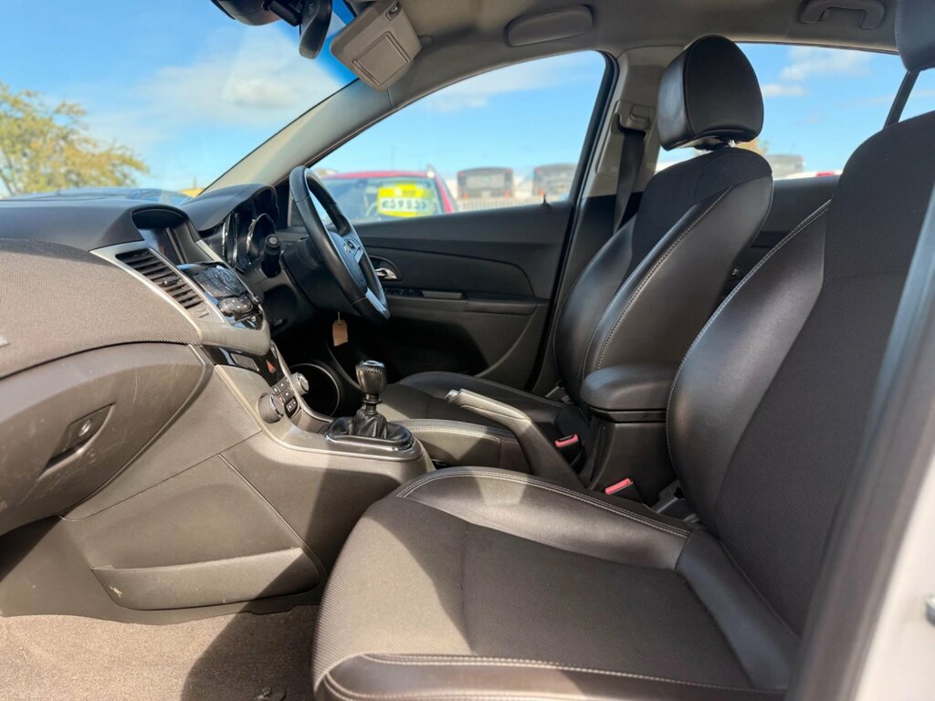 Chevrolet Cruze Lt White #12