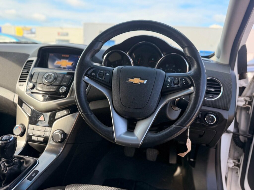 Chevrolet Cruze Lt White #27