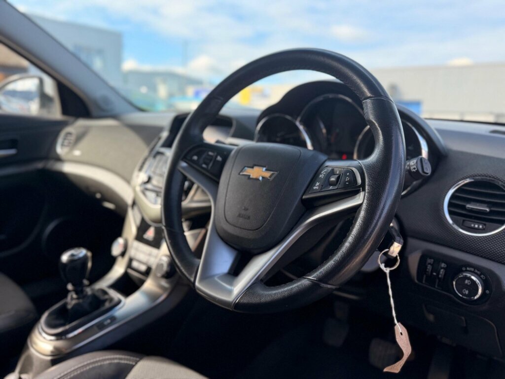 Chevrolet Cruze Lt White #26