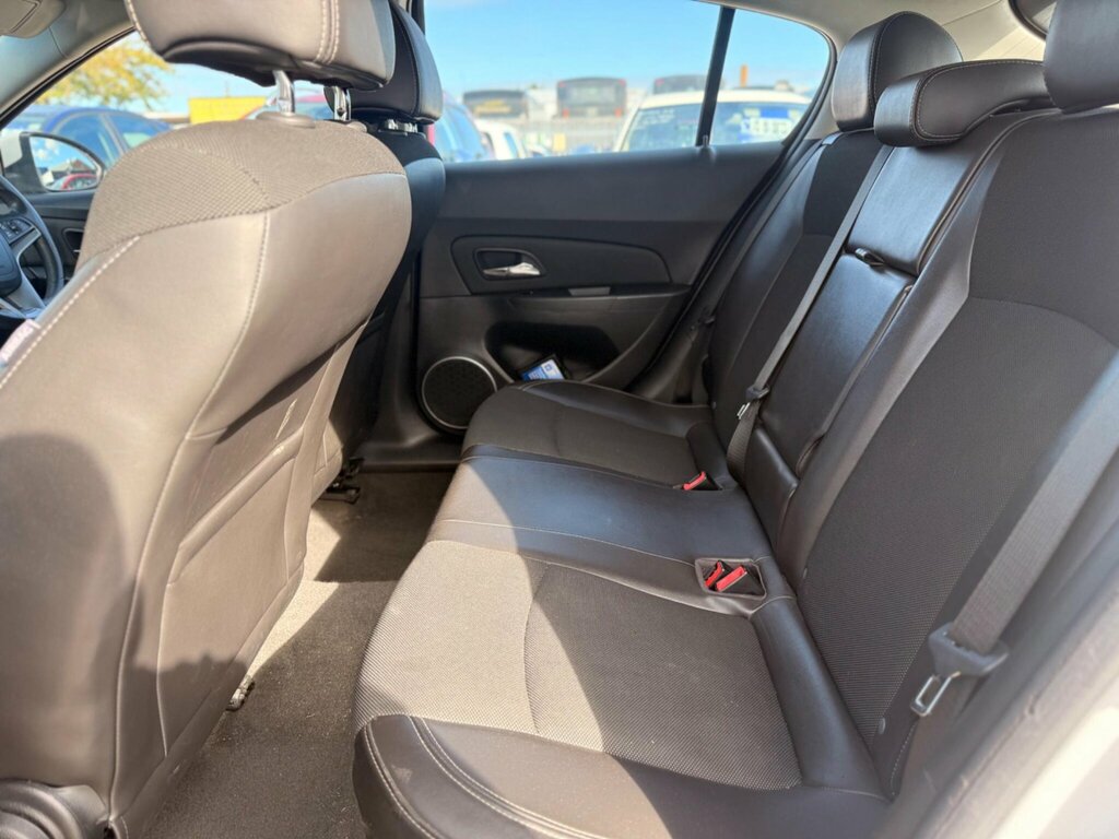 Chevrolet Cruze Lt White #16