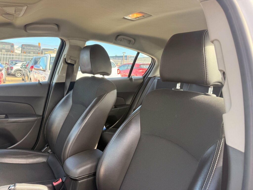 Chevrolet Cruze Lt White #11