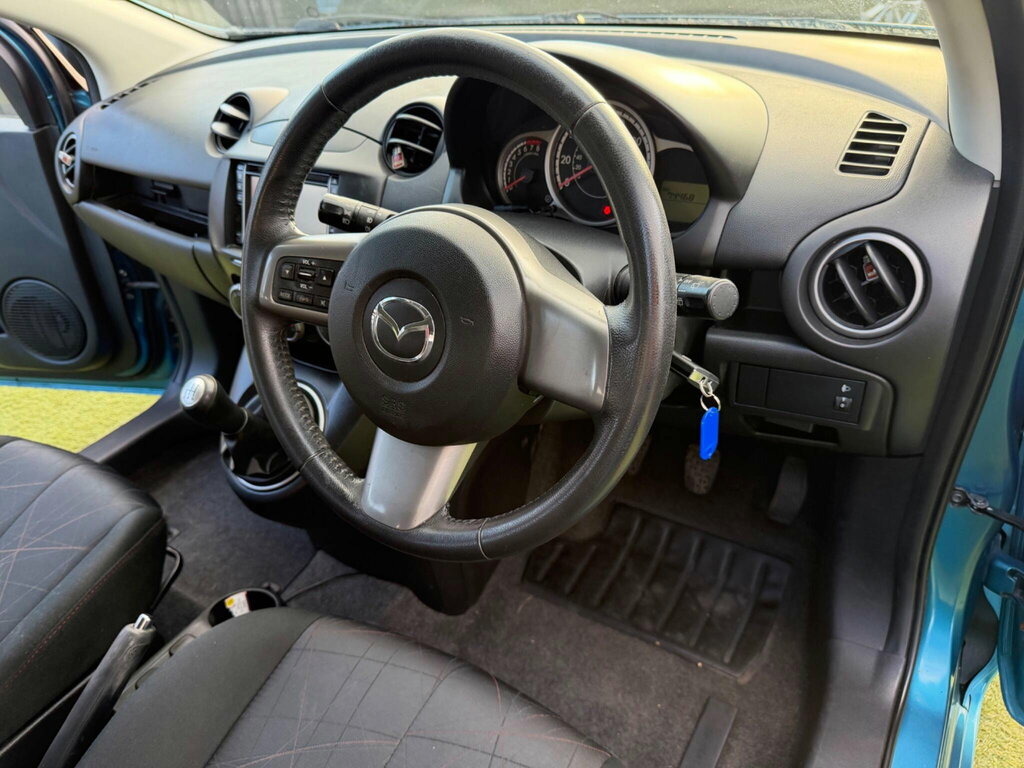 Mazda 2 Zda Mazda2 1.3 Ts Euro 5 Ac Black #3