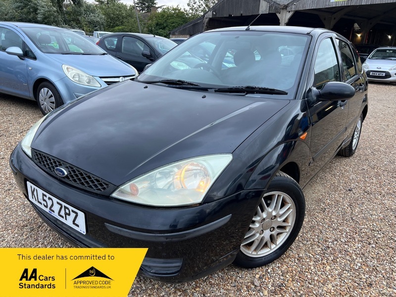Ford Focus LX Black #4