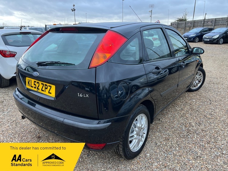 Ford Focus LX Black #6