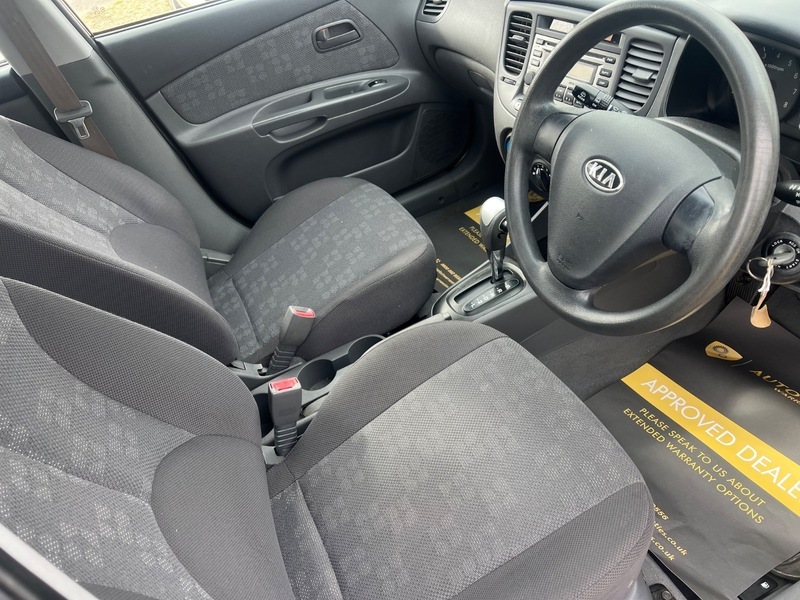 Kia RIO 1.5 Chill Crdi 109 Bhp Silver #17