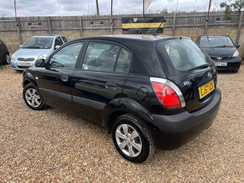 Kia RIO 1.5 Chill Crdi 109 Bhp Silver #9